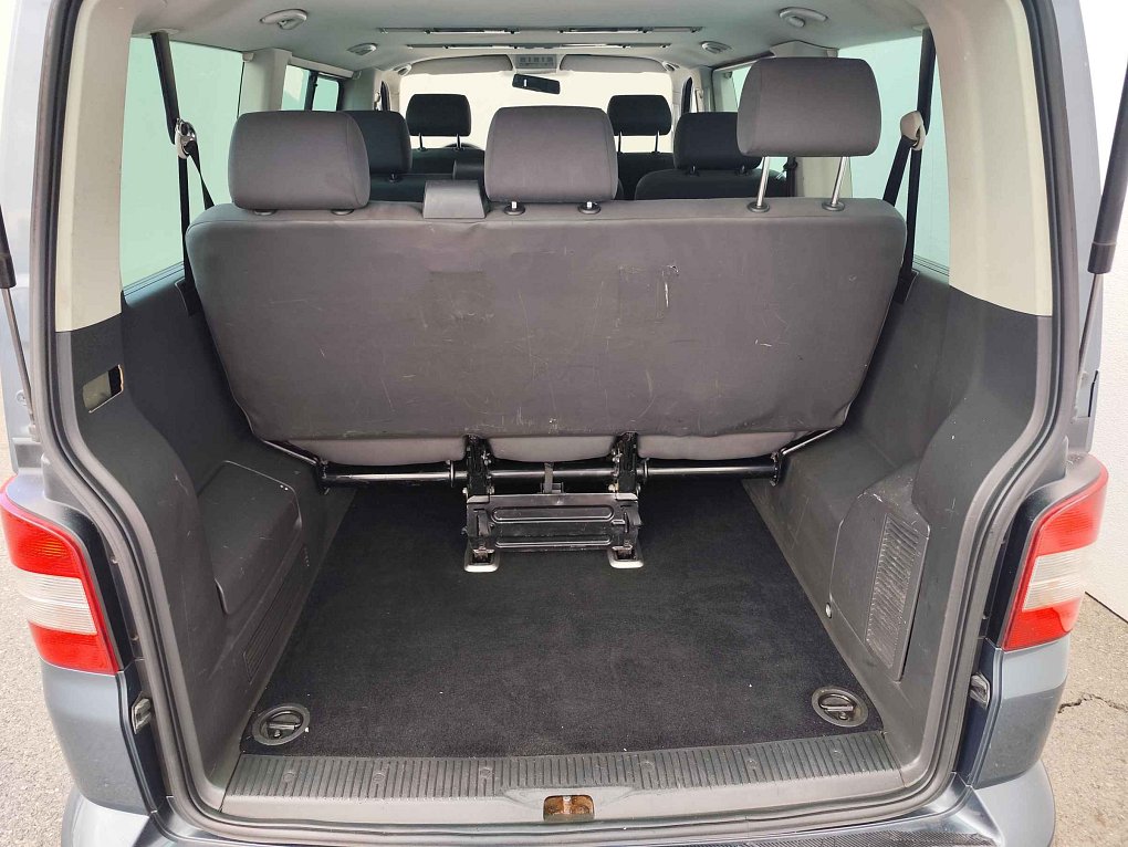 Volkswagen Caravelle 2.5TDi  8míst