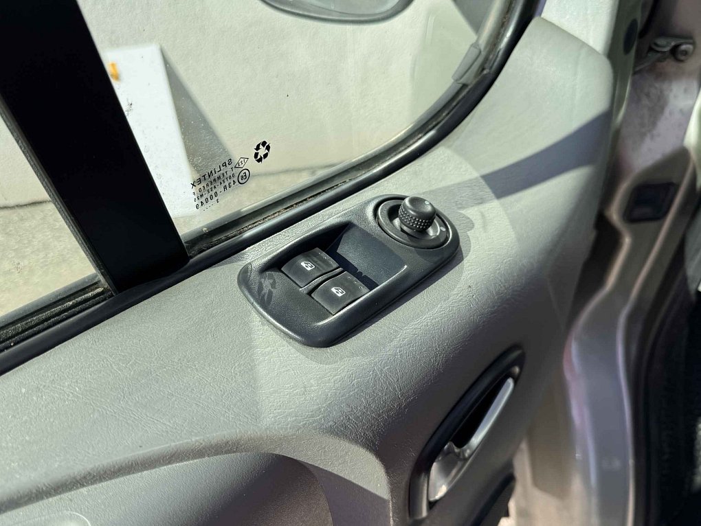 Renault Trafic 2.0dCi  9míst