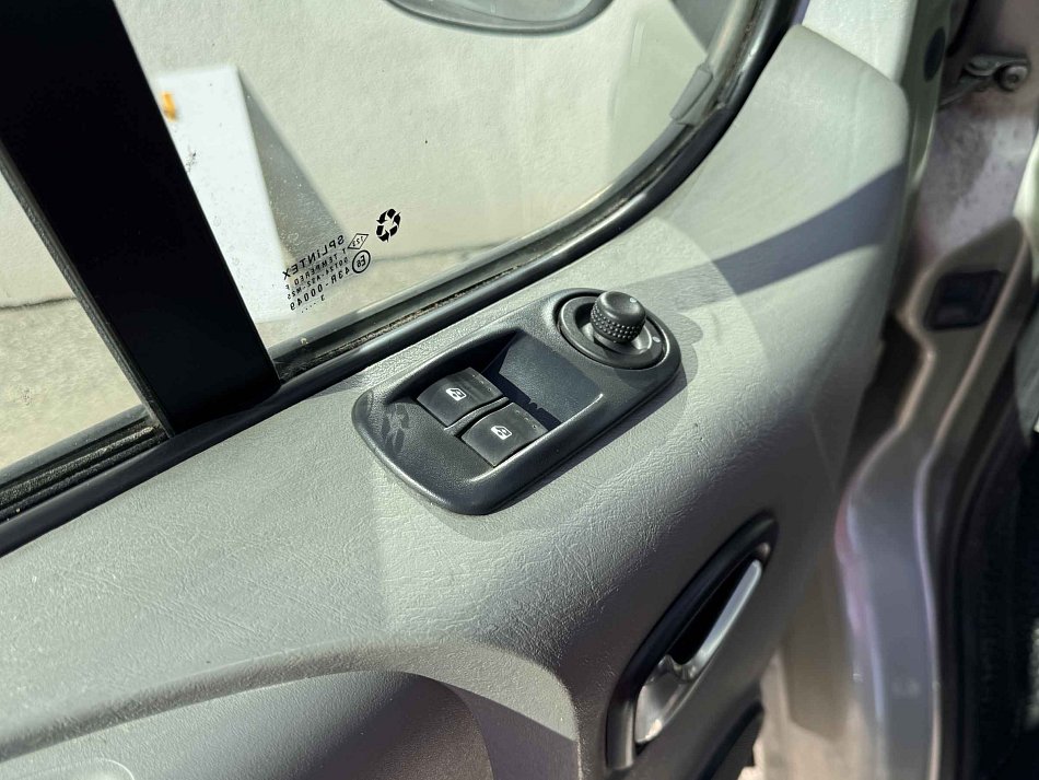 Renault Trafic 2.0dCi  9míst