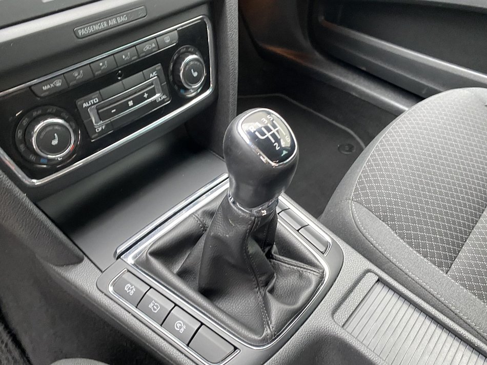 Škoda Superb II 2.0 TDi Ambition