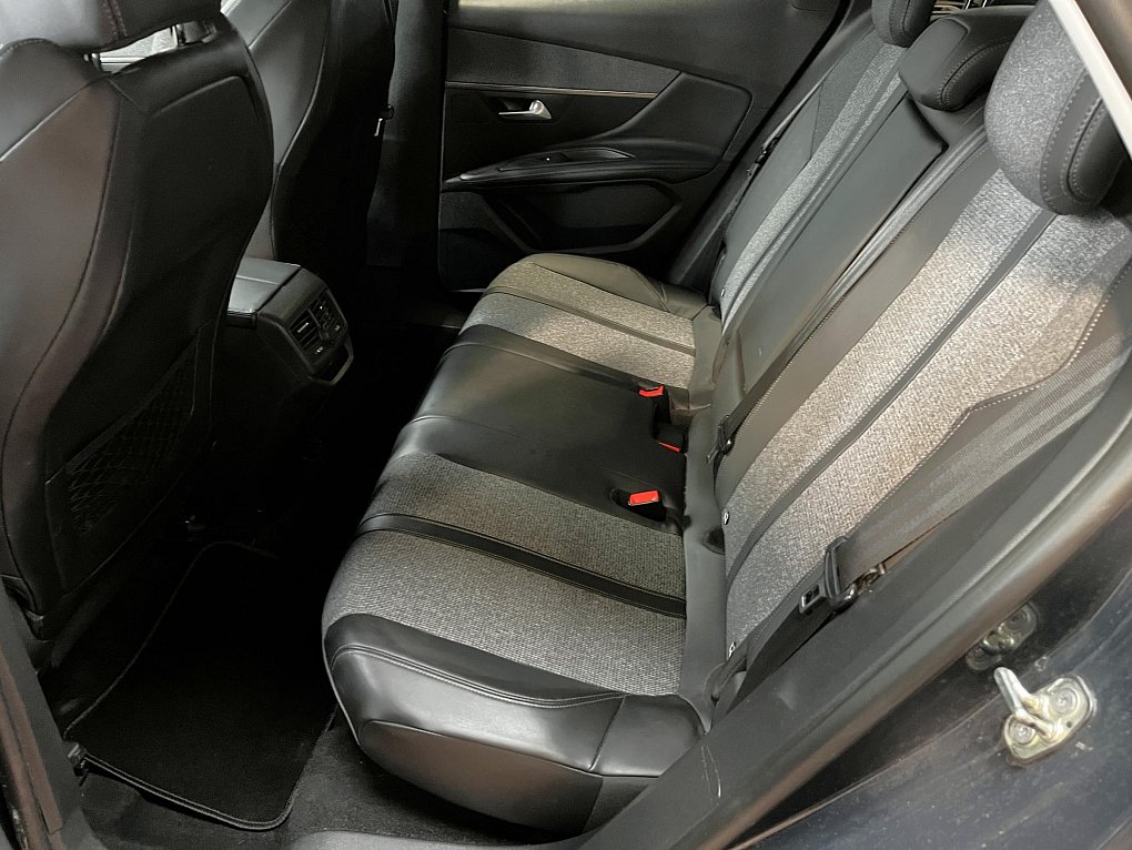 Peugeot 3008 1.2 PT Allure