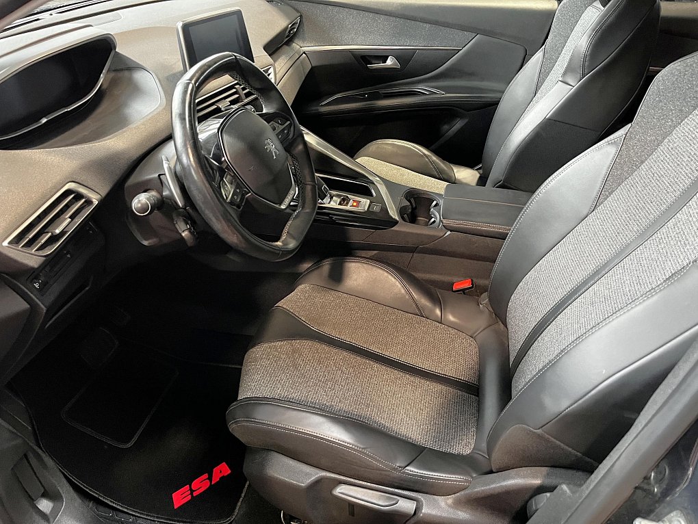 Peugeot 3008 1.2 PT Allure