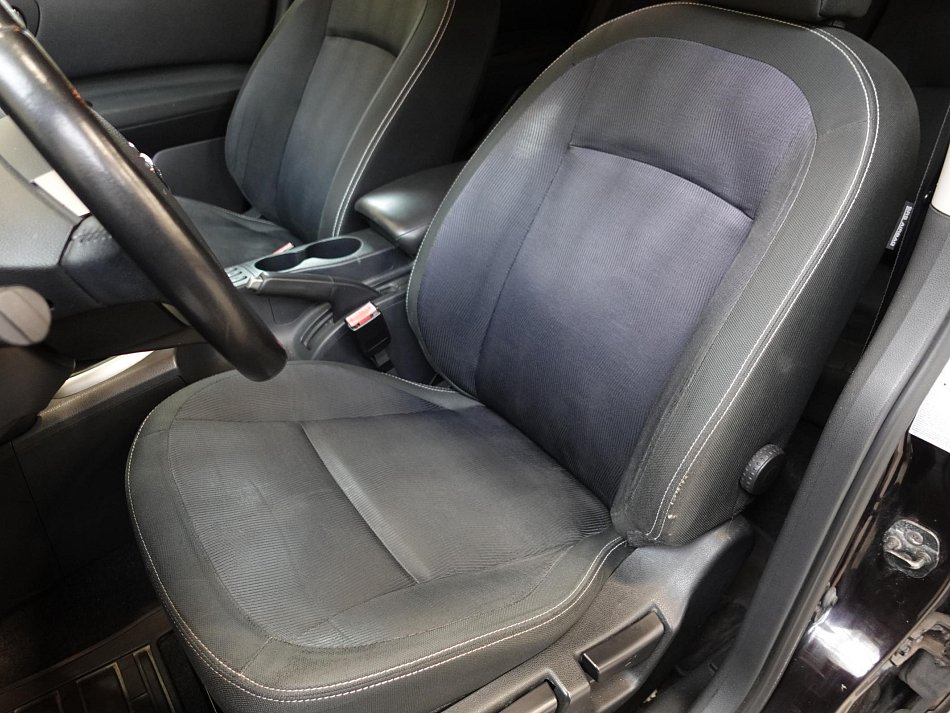 Nissan Qashqai 2.0i  4x4