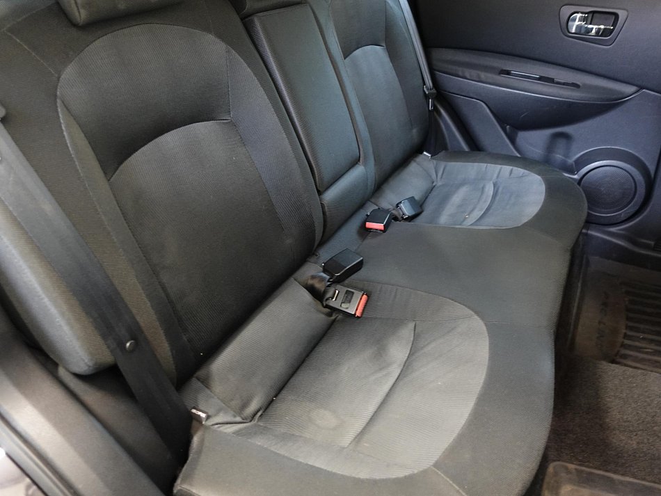 Nissan Qashqai 2.0i  4x4