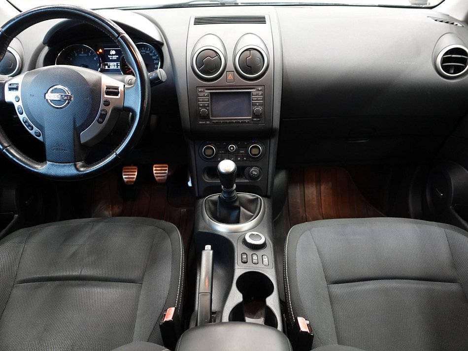 Nissan Qashqai 2.0i  4x4