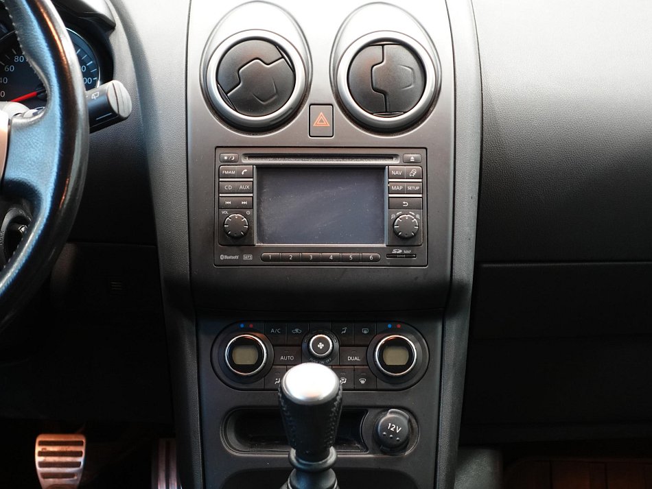 Nissan Qashqai 2.0i  4x4