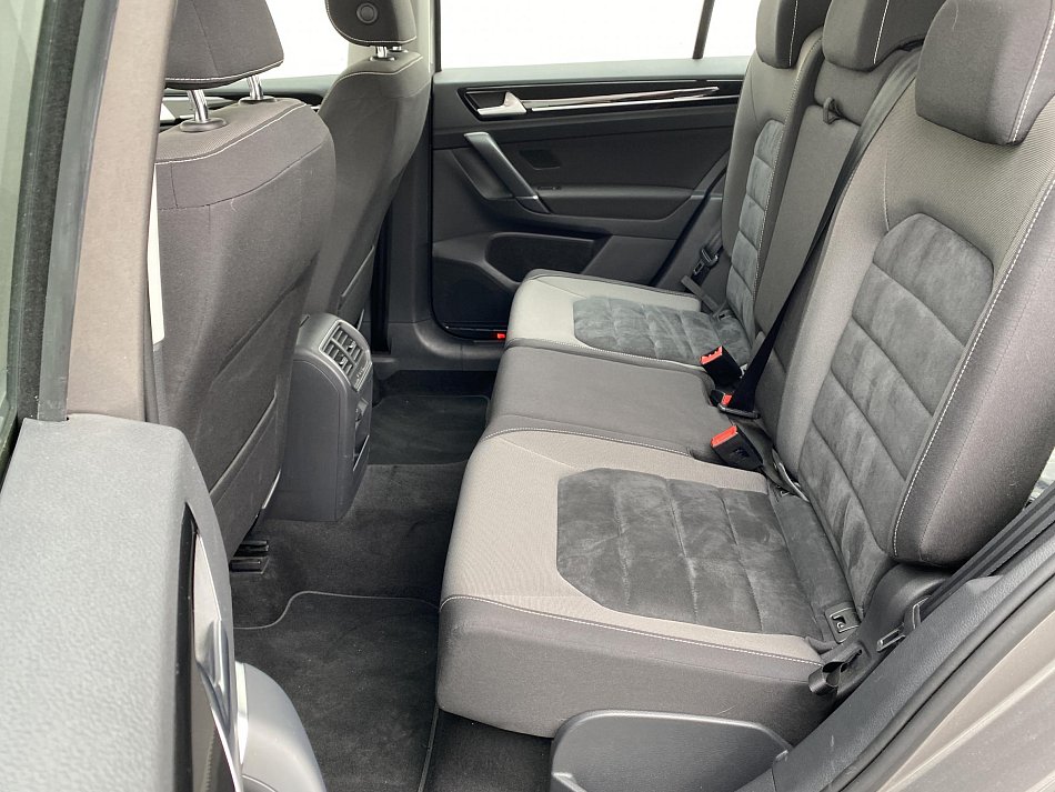 Volkswagen Sportsvan 2.0 TDi Highline