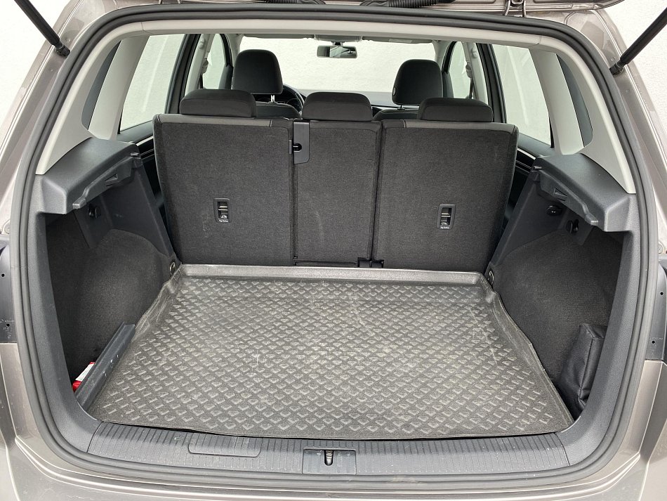 Volkswagen Sportsvan 2.0 TDi Highline
