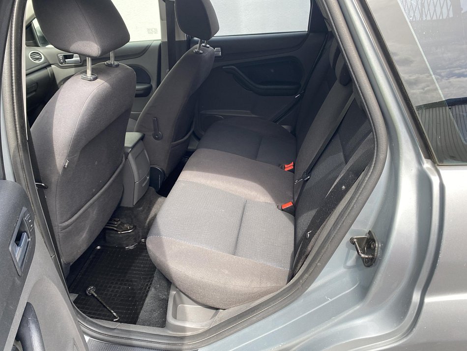 Ford Focus 1.6i 