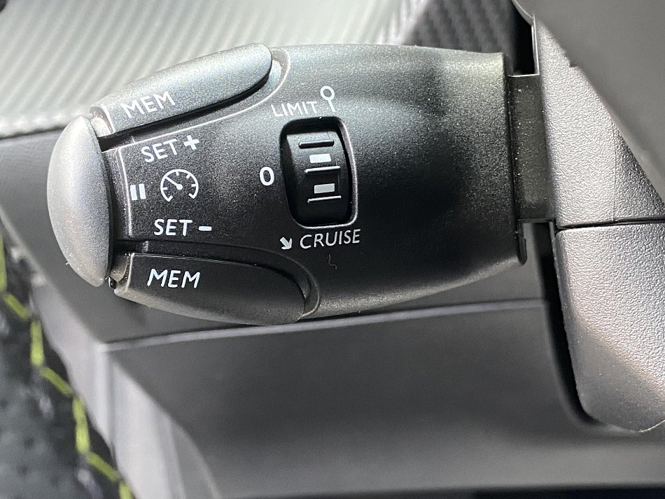 Peugeot 208 1.2 PT GT Line