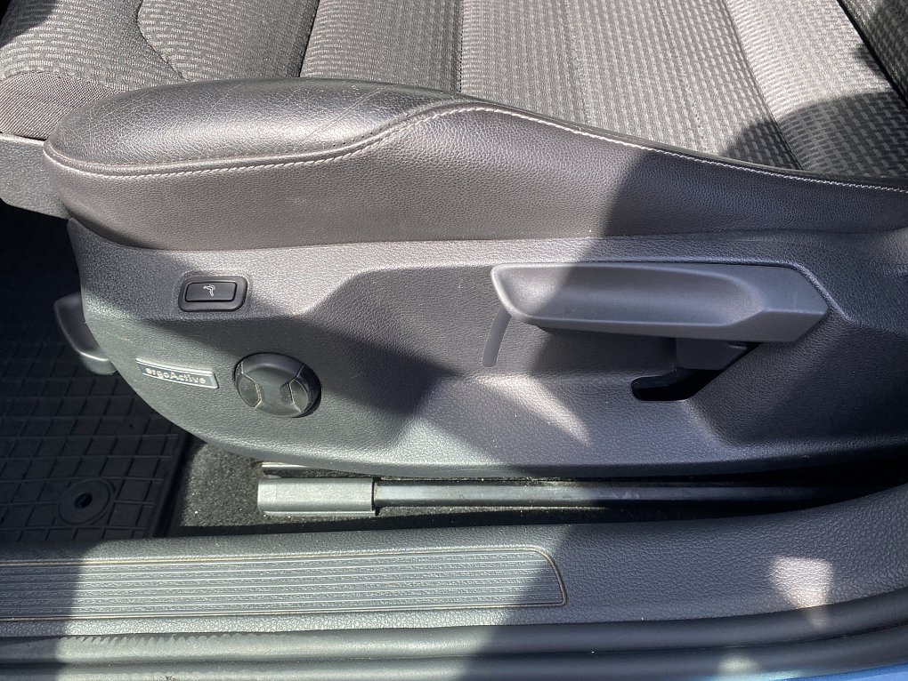 Volkswagen Golf 1.6 TDi 