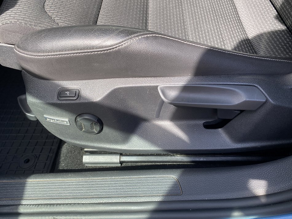 Volkswagen Golf 1.6 TDi 
