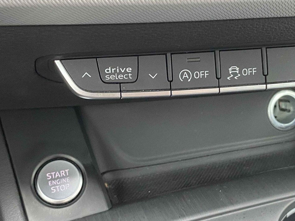 Audi A4 2.0 TDi 