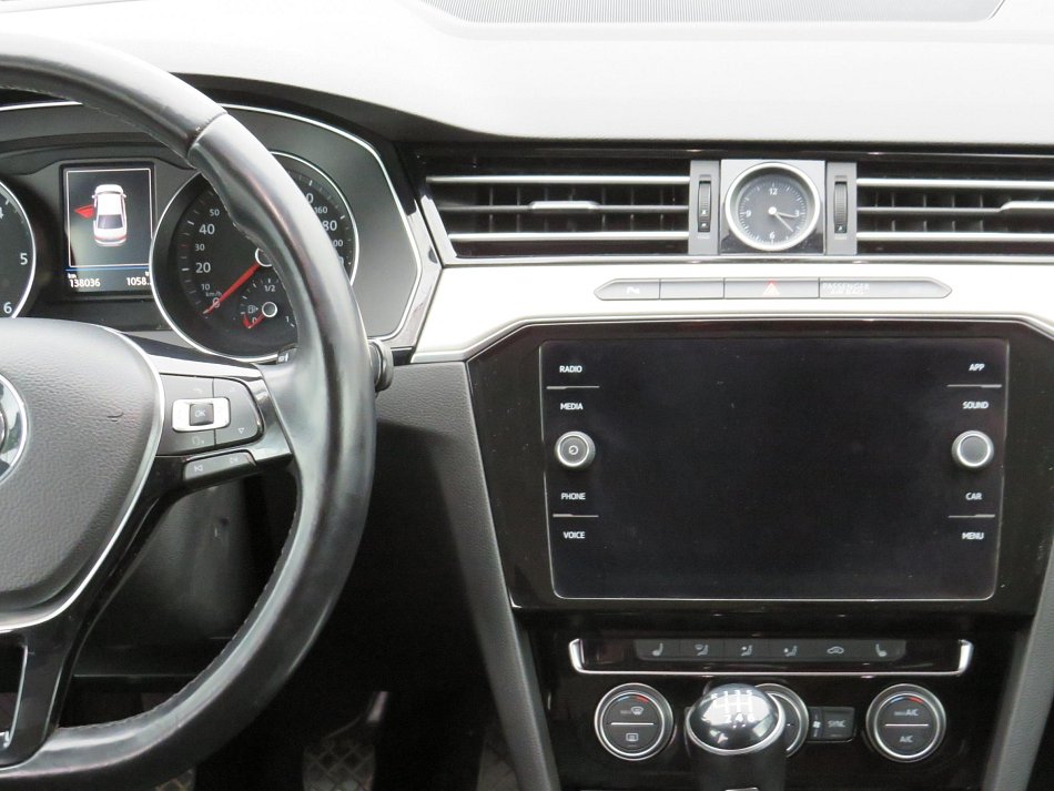 Volkswagen Passat 2.0 TDi 