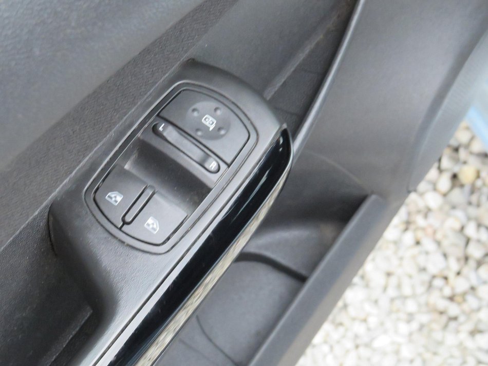 Opel Corsa 1.0i 