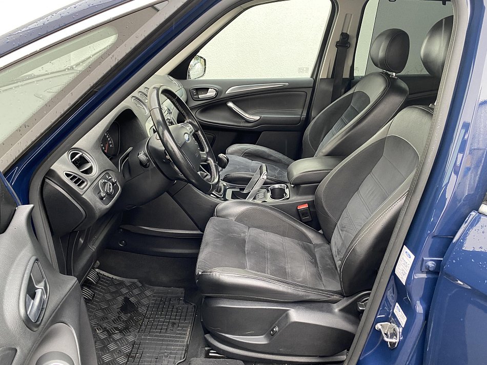 Ford S-MAX 2.2TDCi  7míst