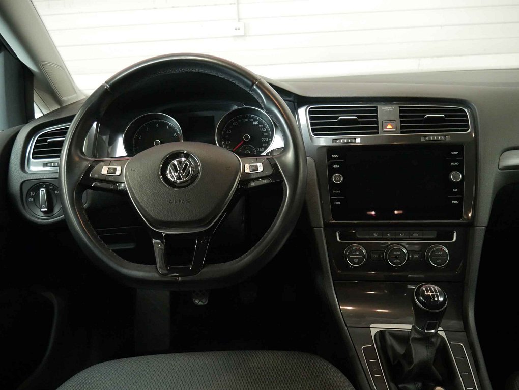 Volkswagen Golf 1.0 TSi 
