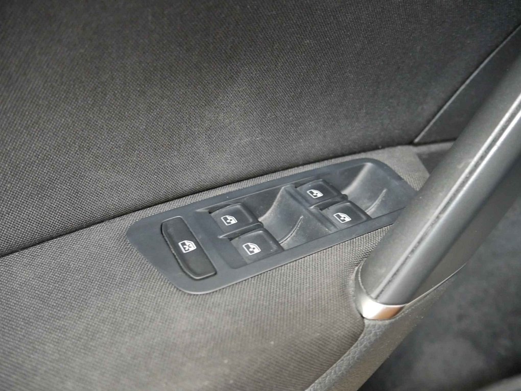Volkswagen Golf 1.0 TSi 