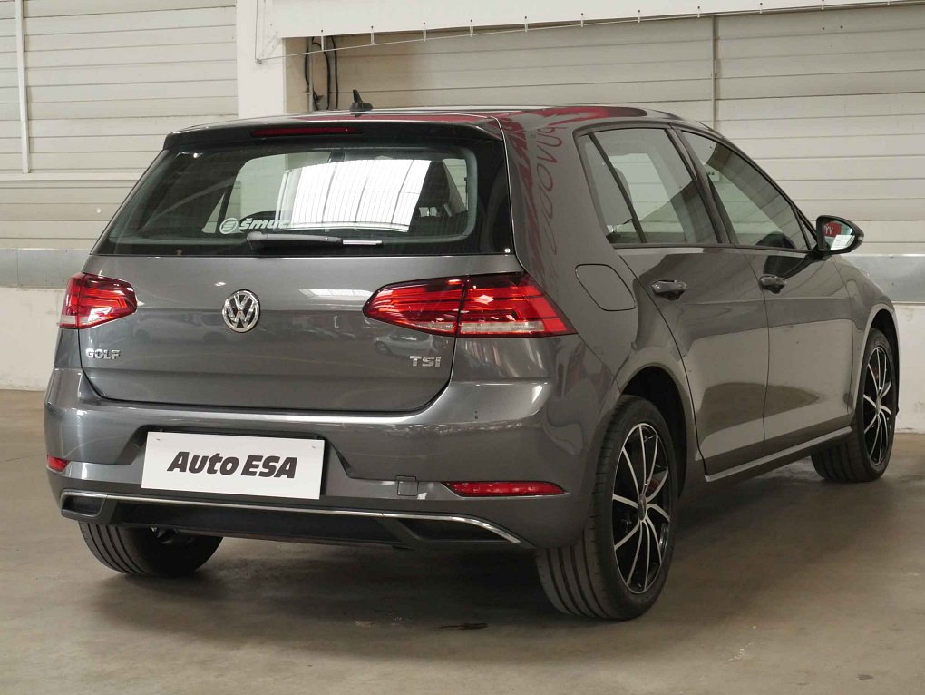 Volkswagen Golf 1.0 TSi 