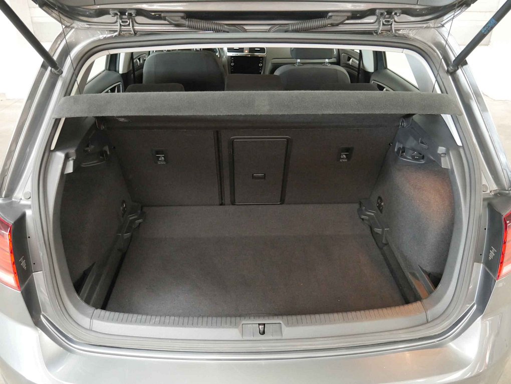 Volkswagen Golf 1.0 TSi 