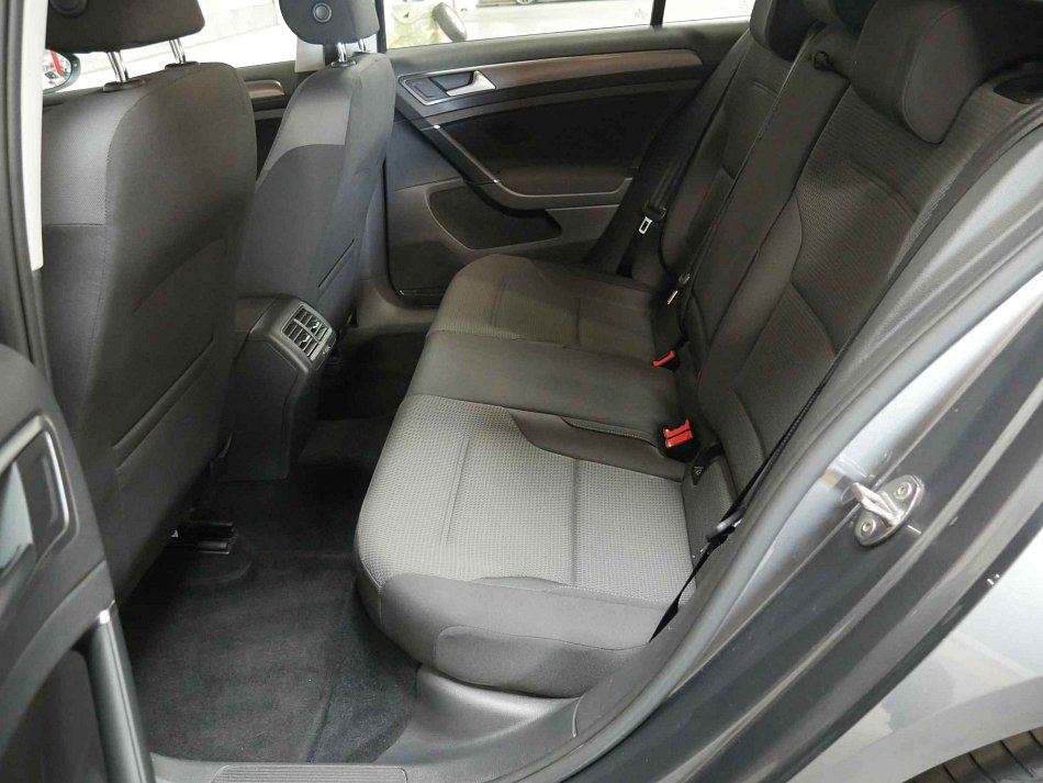 Volkswagen Golf 1.0 TSi 