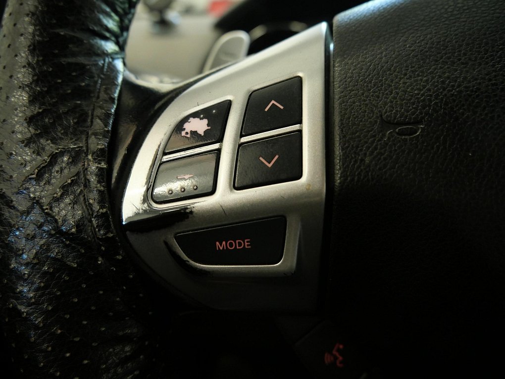 Citroën C-Crosser 2.2 HDi  4x4, 7míst