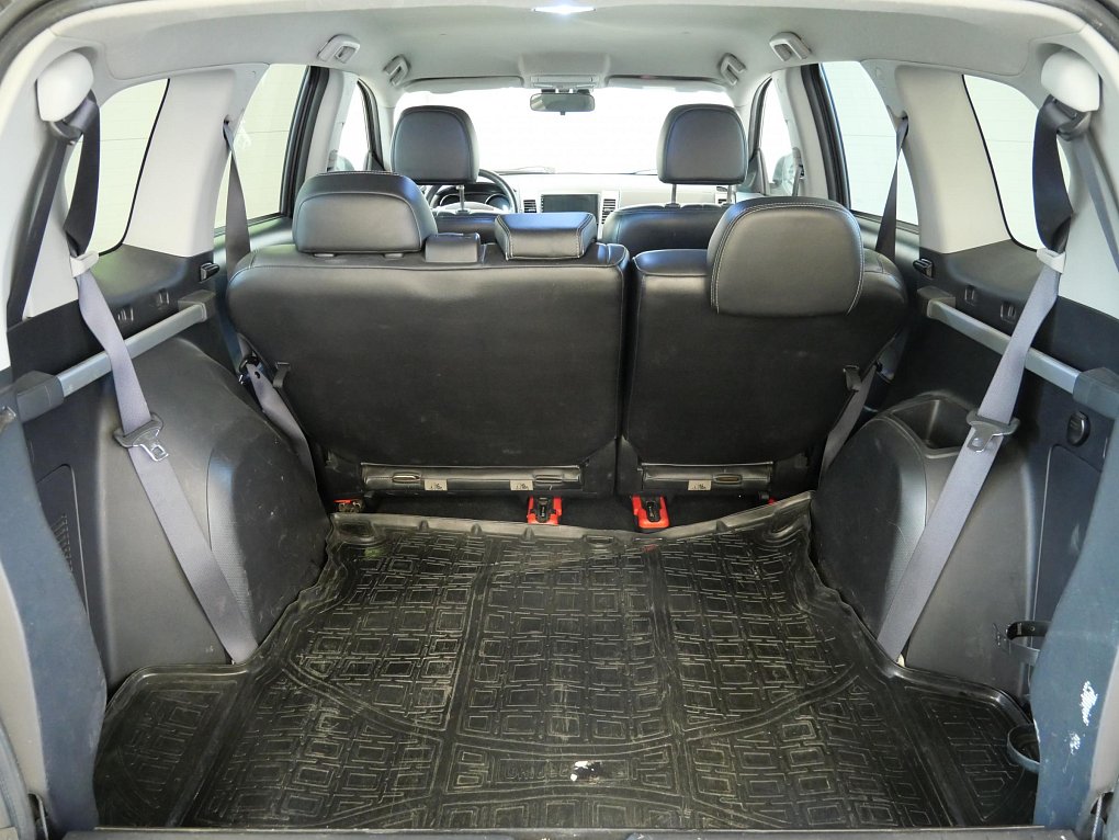 Citroën C-Crosser 2.2 HDi  4x4, 7míst