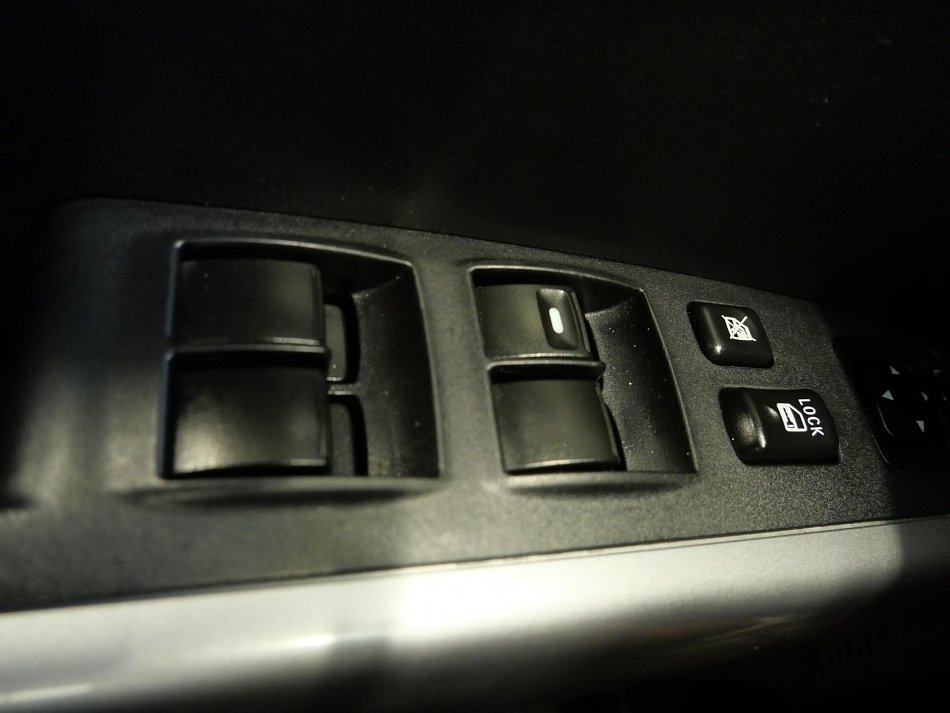 Citroën C-Crosser 2.2 HDi  4x4, 7míst