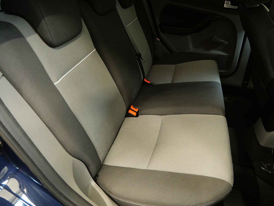 Ford Focus 1.6i 