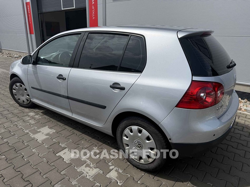 Volkswagen Golf 1.6MPI 