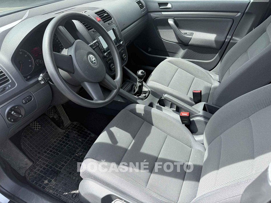 Volkswagen Golf 1.6MPI 