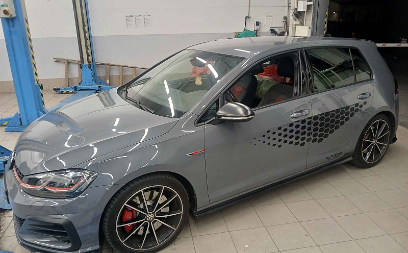 Volkswagen Golf 2.0 i 