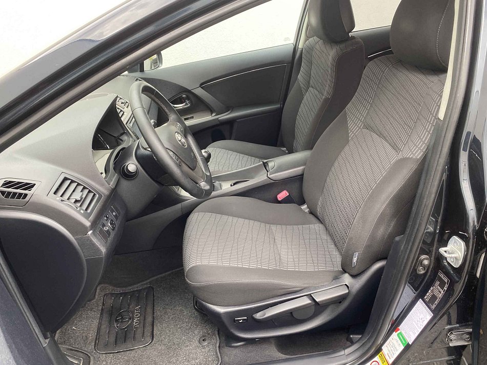 Toyota Avensis 1.8i 