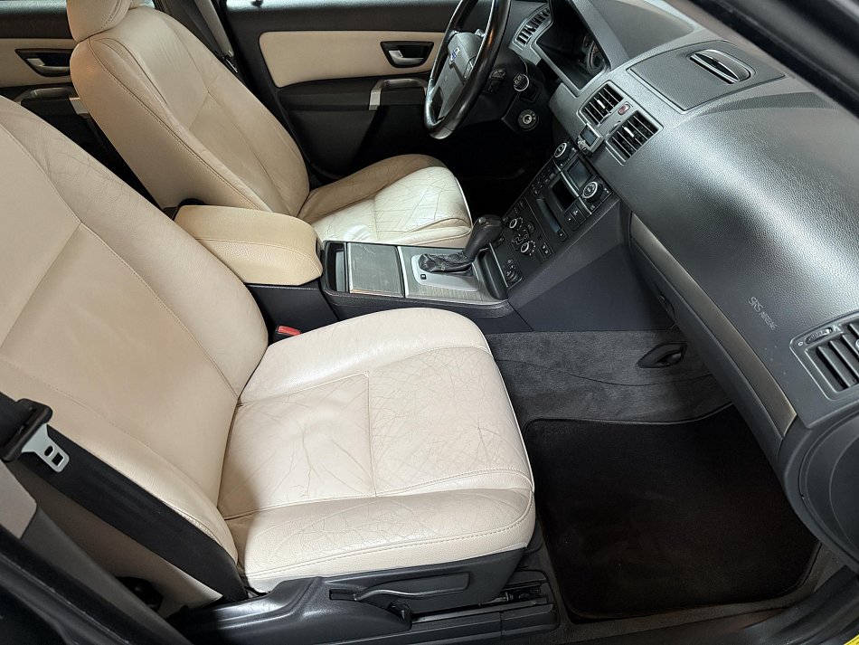 Volvo XC90 2.4D  4x4, 7míst