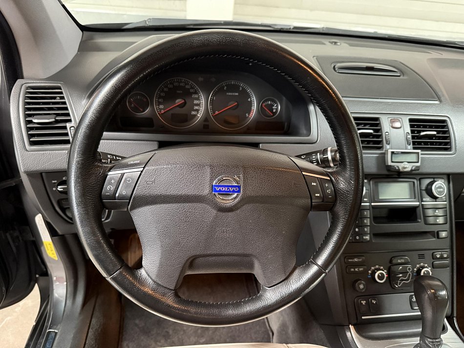 Volvo XC90 2.4D  4x4, 7míst