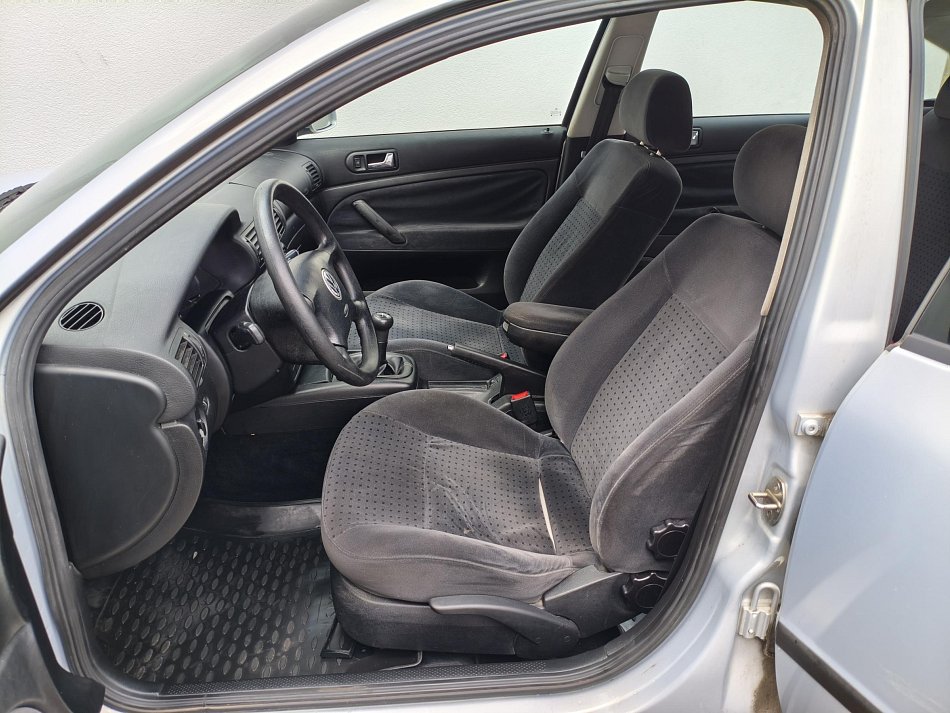 Volkswagen Passat 1.6 i 
