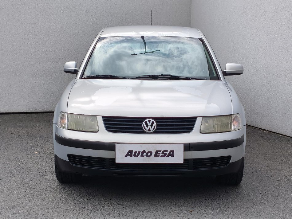 Volkswagen Passat 1.6 i 