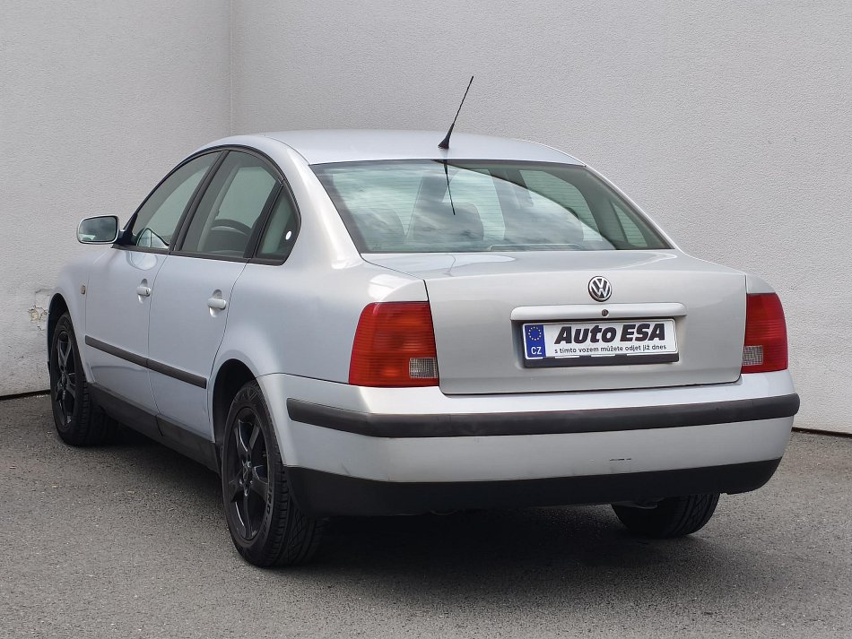 Volkswagen Passat 1.6 i 
