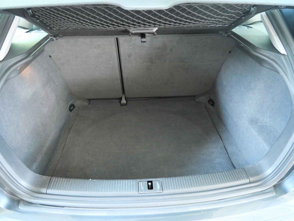 Audi A3 1.6i 