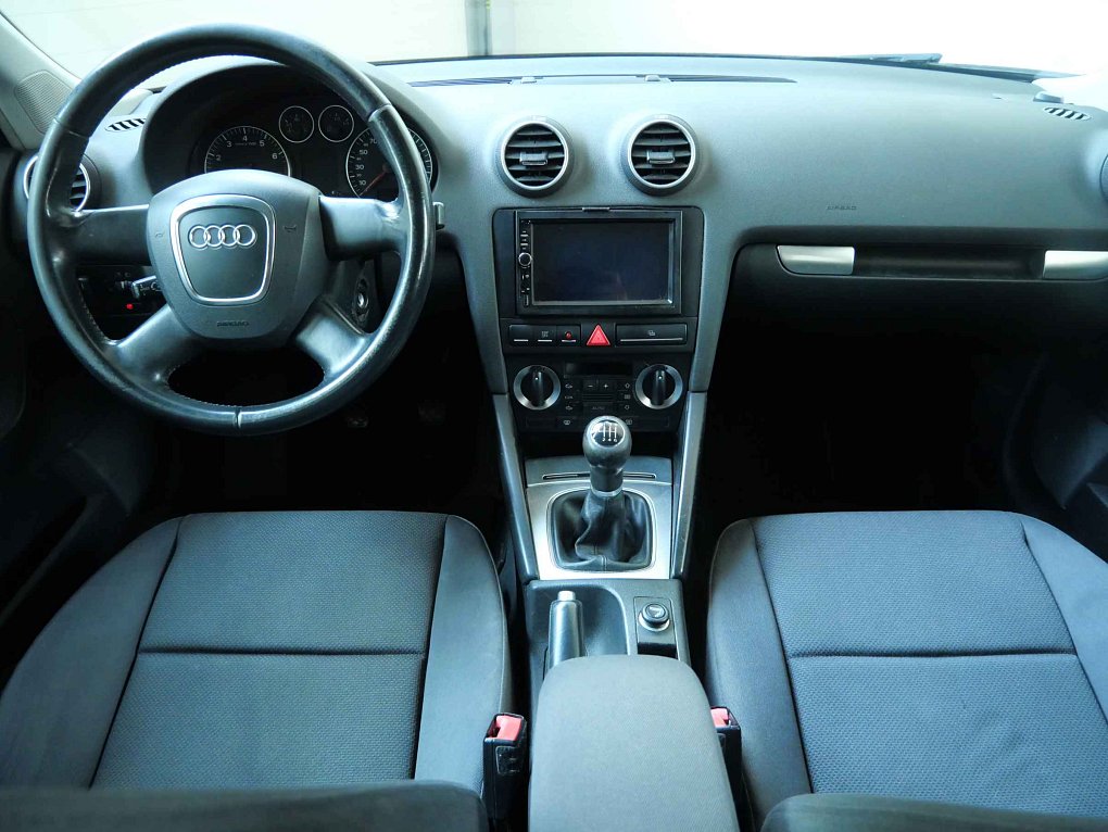 Audi A3 1.6i 