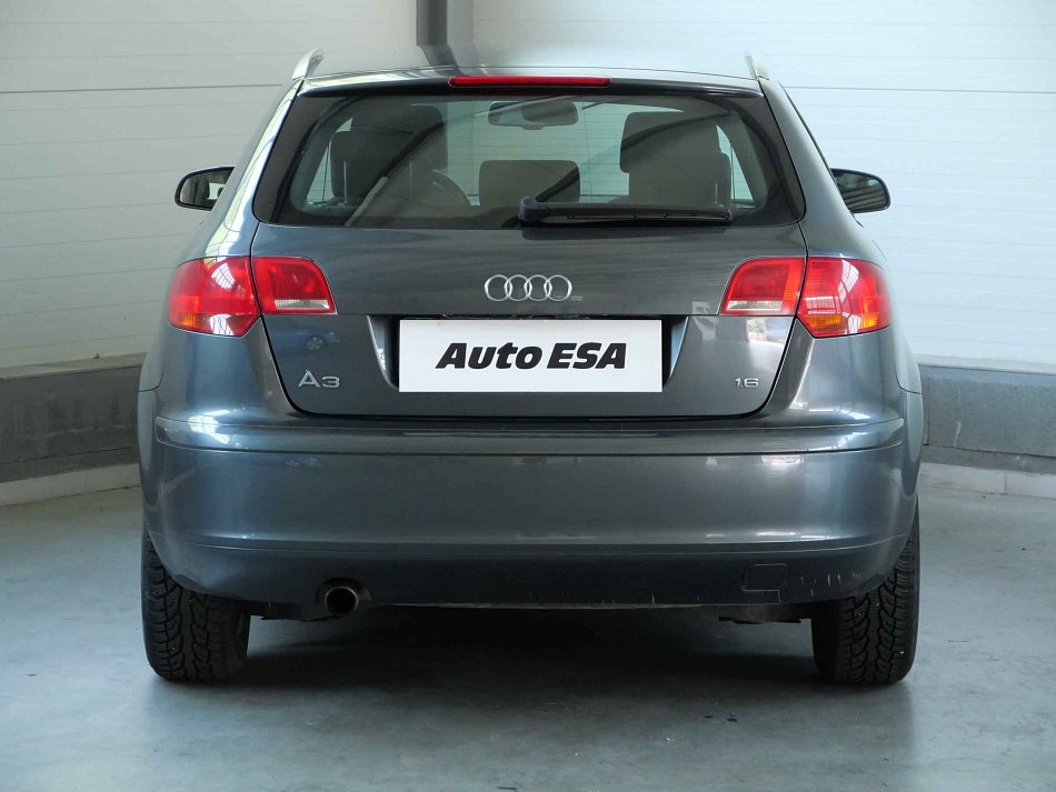 Audi A3 1.6i 