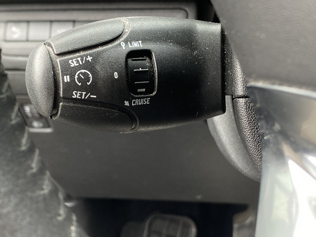 Peugeot 2008 1.2 PT 