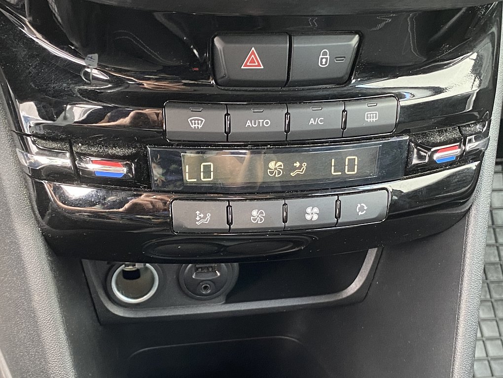 Peugeot 2008 1.2 PT 