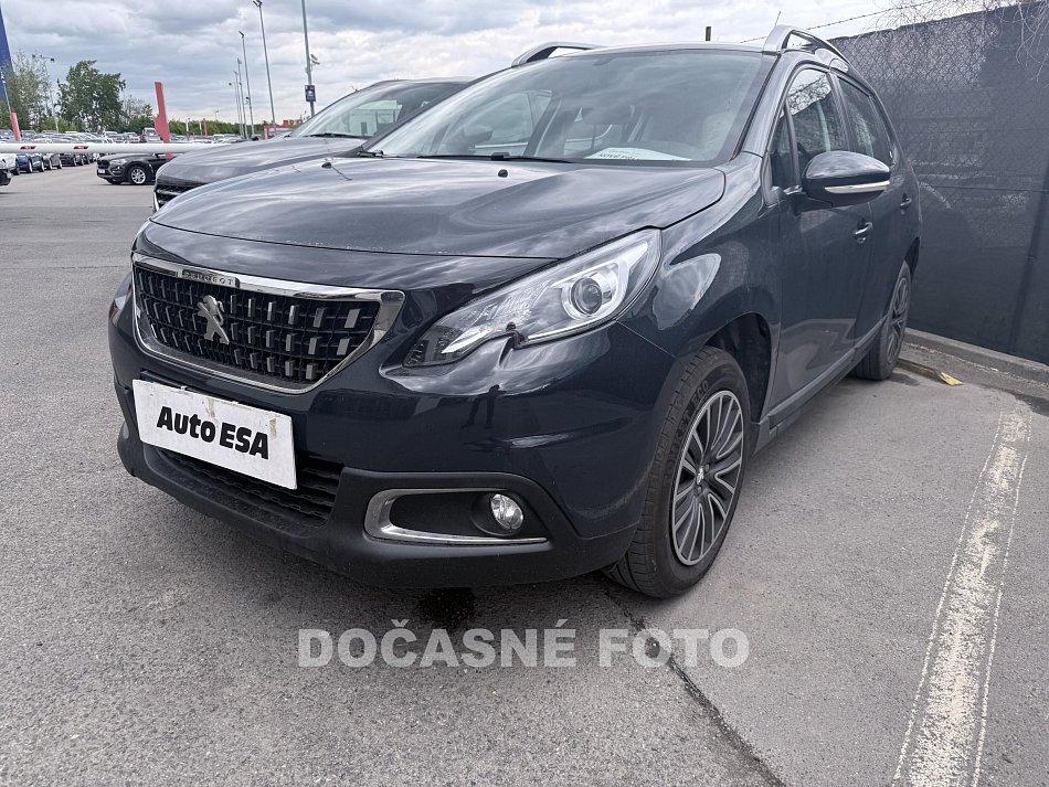 Peugeot 2008 1.2 i 