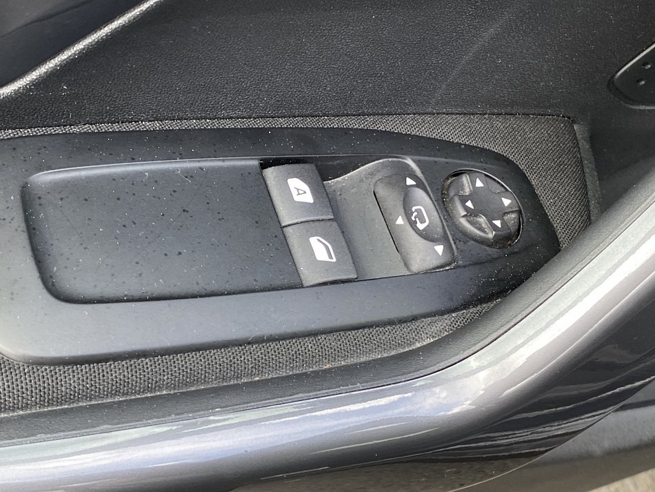Peugeot 2008 1.2 PT 
