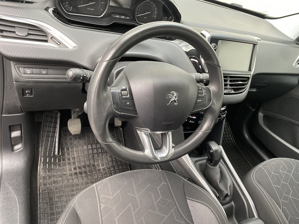 Peugeot 2008 1.2 PT 