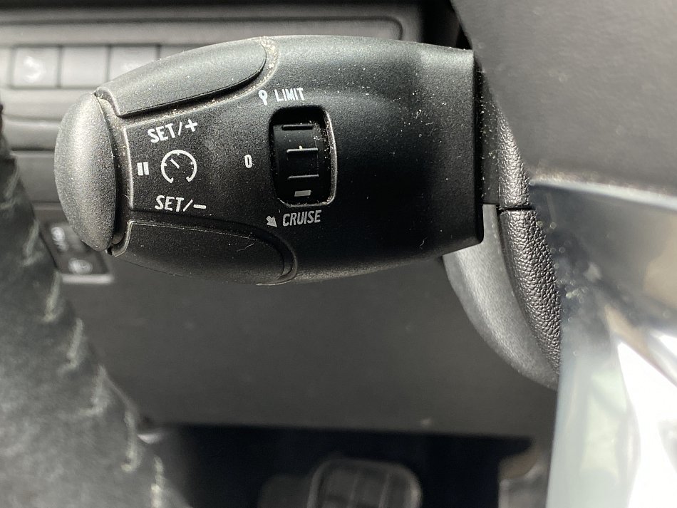 Peugeot 2008 1.2 PT 