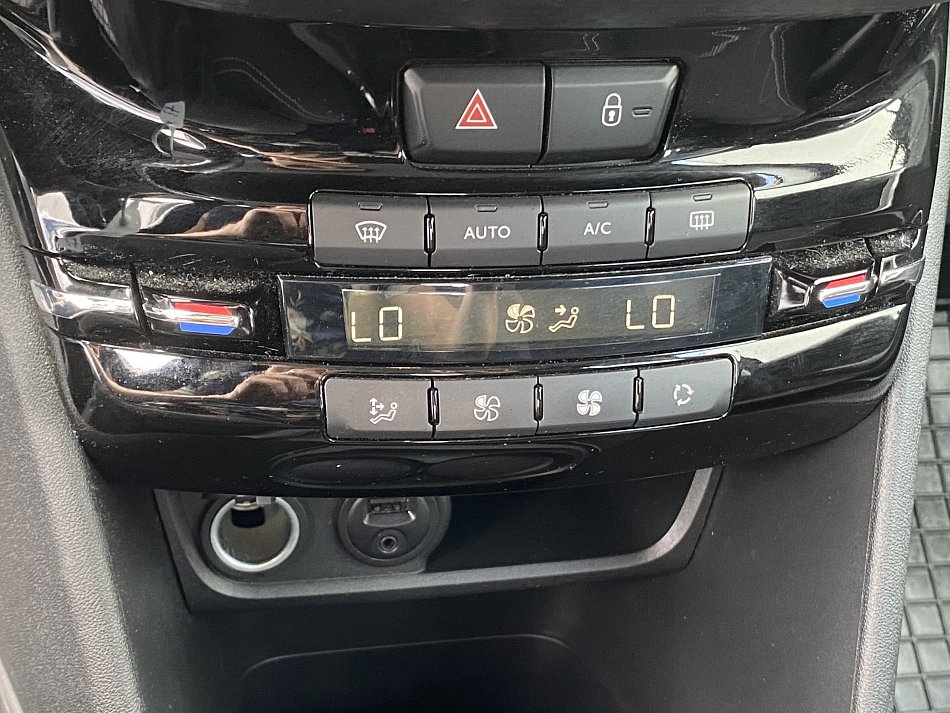 Peugeot 2008 1.2 PT 