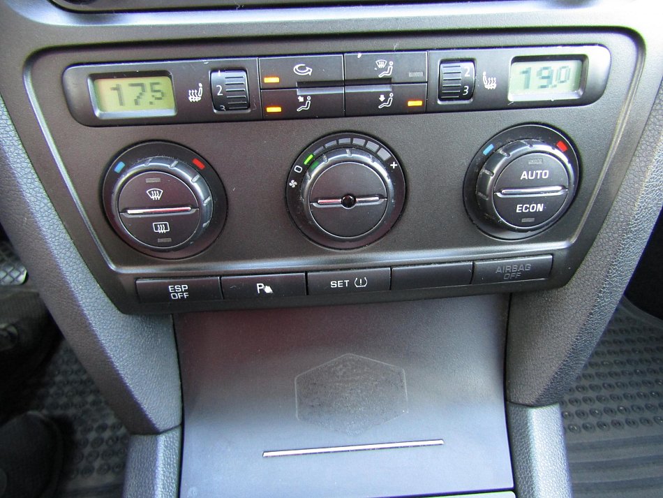 Škoda Octavia II 2.0TDi Elegance