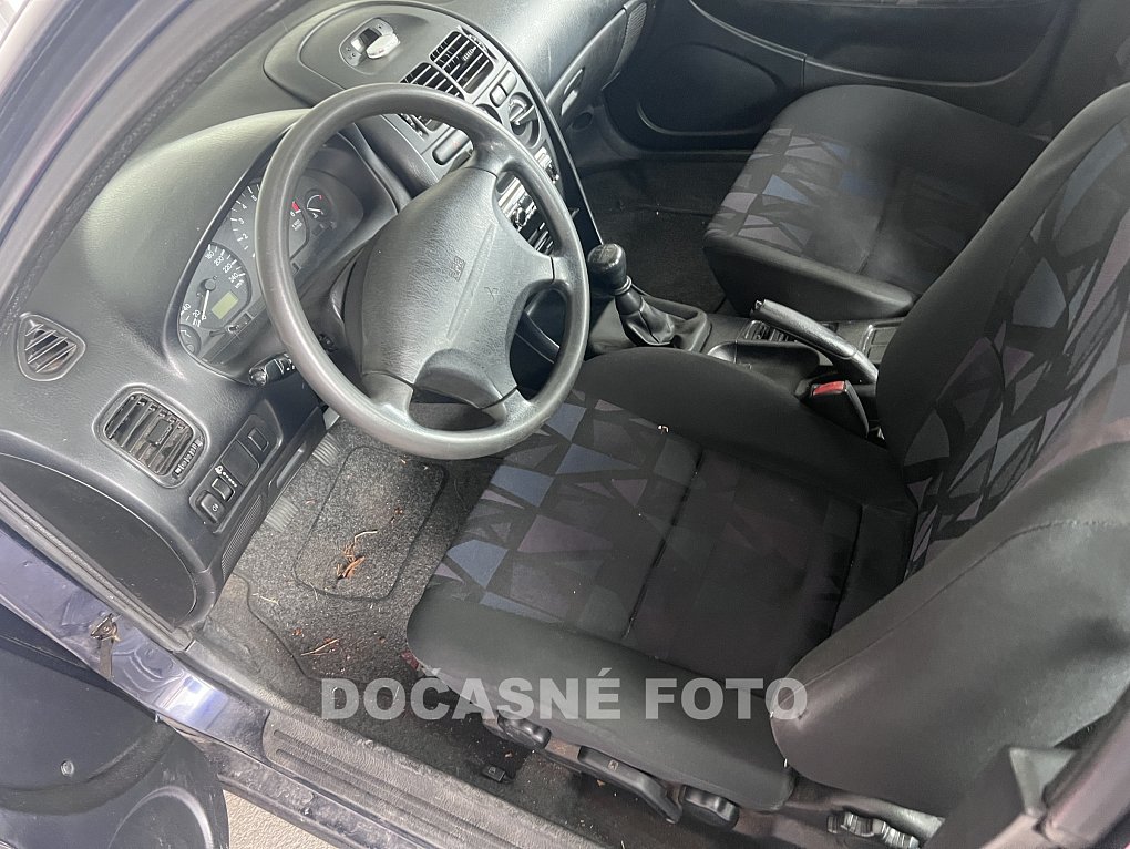 Mitsubishi Carisma 1.6i 